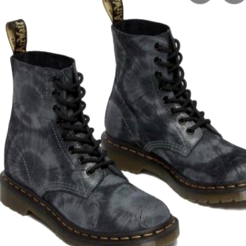 Dr. Martens 1460 Pascal Tie Dye Printed Suede Black 8 Eye Boots Women’s Size 6